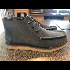 waterproof dark grey oiled suede men's chukka boots